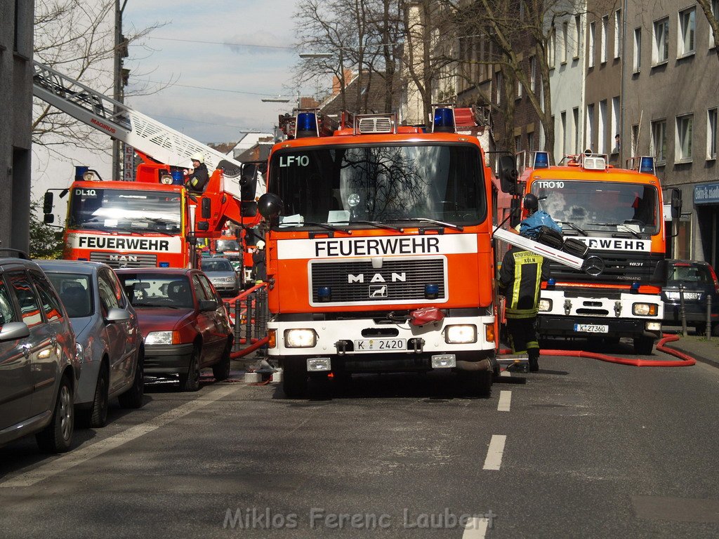 Dachgeschossbrand Koeln Muelheim Duennwalderstr  032.JPG